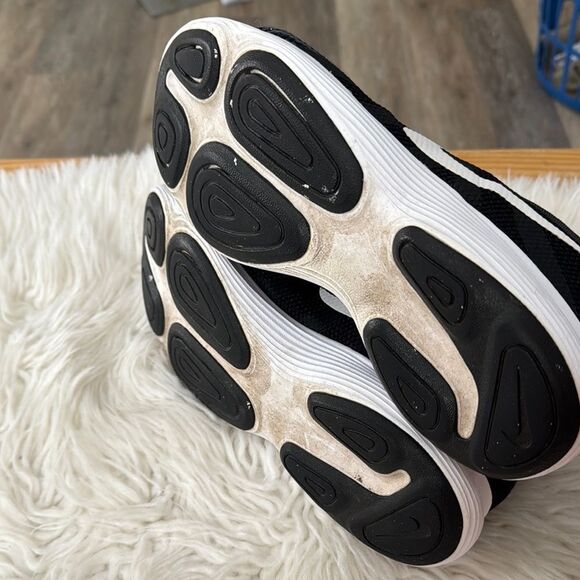 Nike Black and White Womens Mesh Sneakers Size 9 - Picture 4 of 8